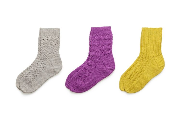 3 pairs of best socks for sweaty feet